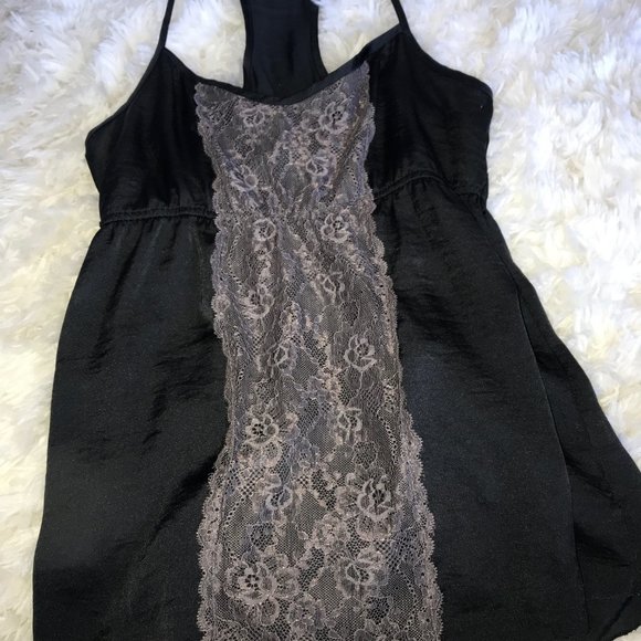 Black lace and silky flowy tank top - Picture 1 of 3